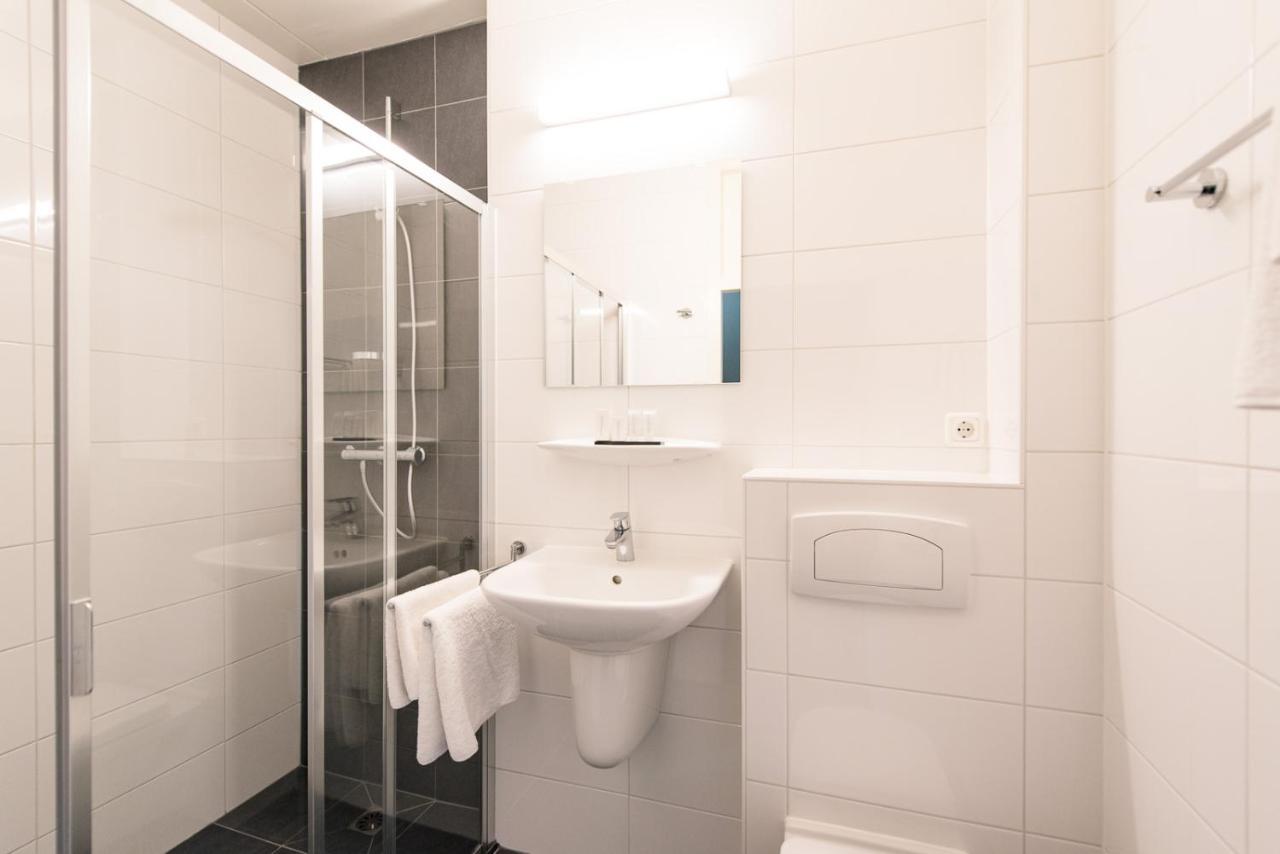Hotel Hofker Nes  Luaran gambar